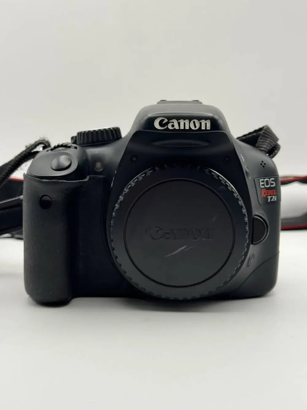 Canon EOS Rebel T2i DSLR Camera Body Strap Charger New Battery Turns On Black